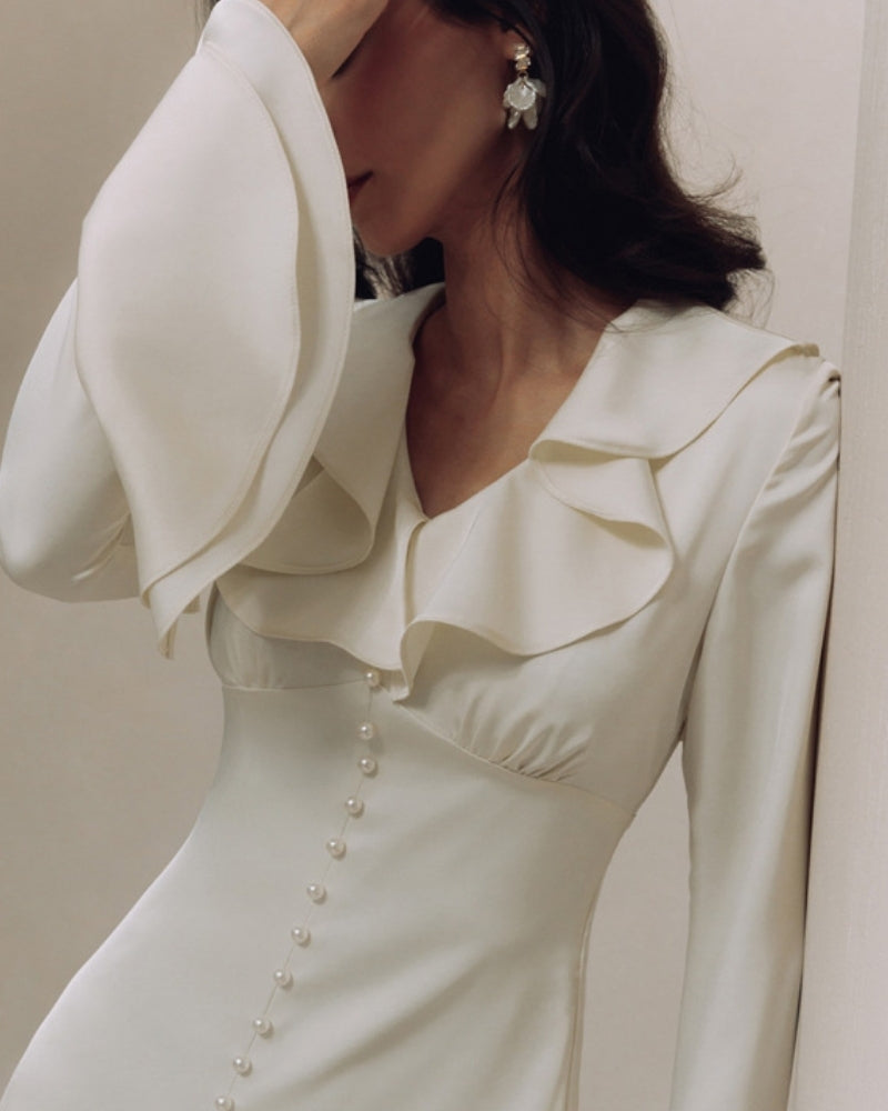 Midi Kleid mit Rüschen und Perlenknöpfen