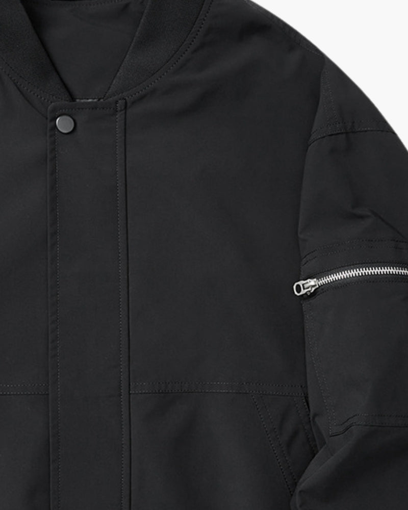 Minimalistischer Bomber Jacket