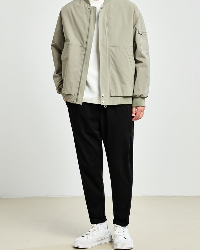 Minimalistischer Bomber Jacket