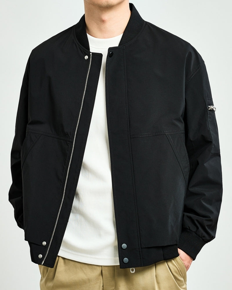 Minimalistischer Bomber Jacket