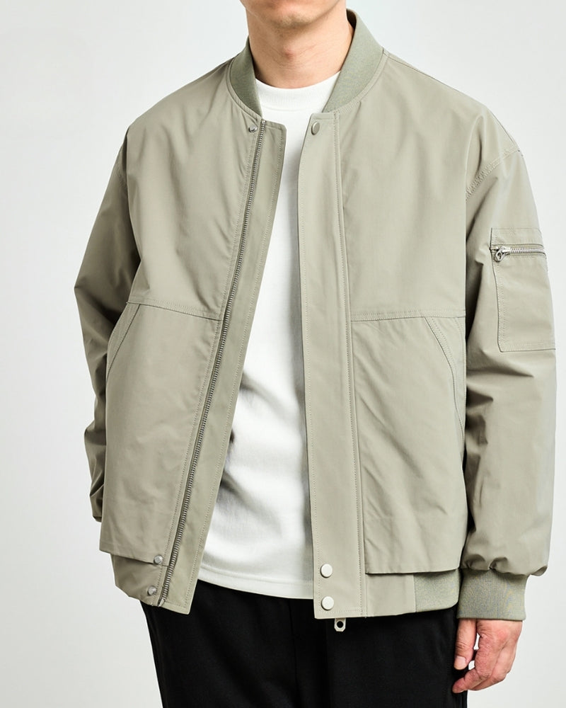 Minimalistischer Bomber Jacket